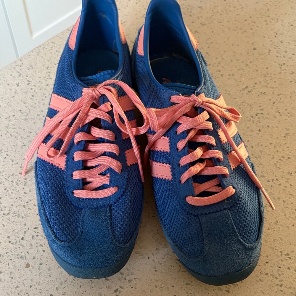 Adidas Originals Sneakers – Women’s 7
Blue & Pink 
Retro Style